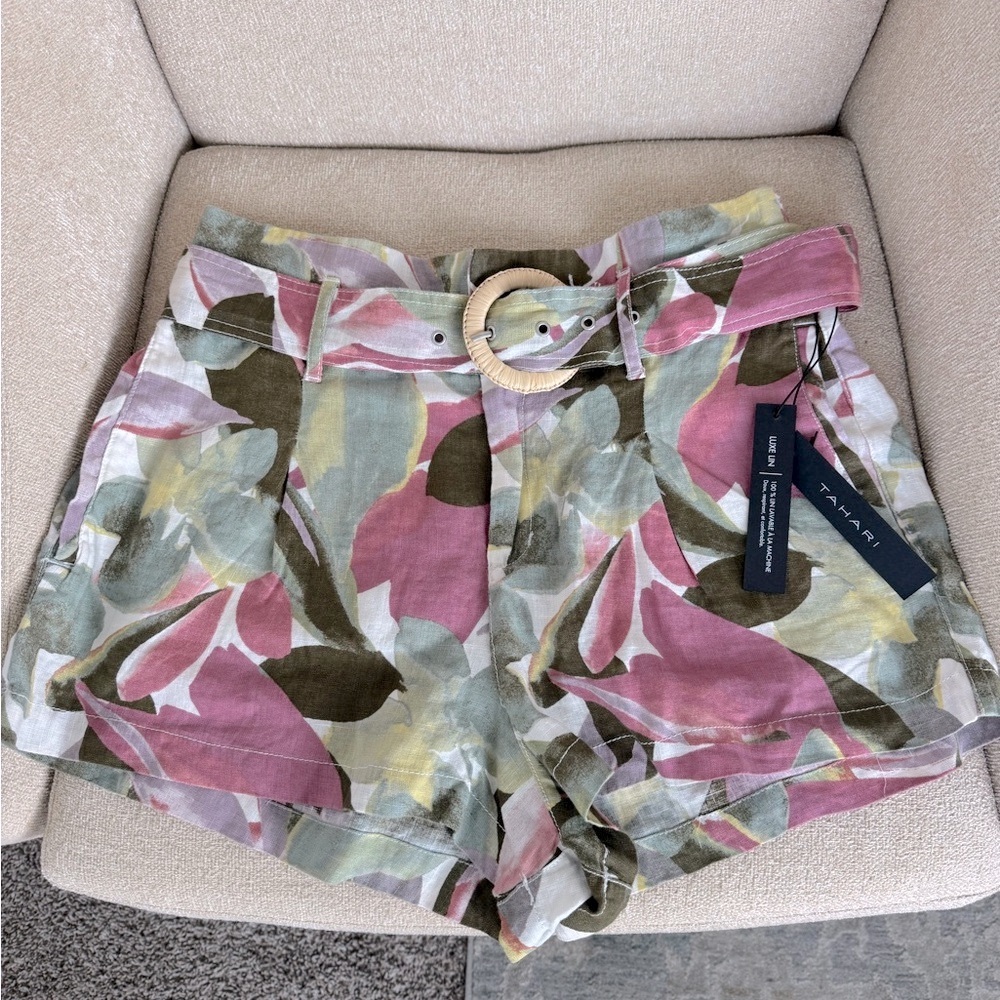 NWT Tahari luxe linen belted high waisted floral women’s shorts - size M